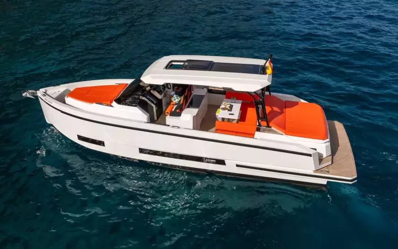 boat rental mallorca questheroes.jpg